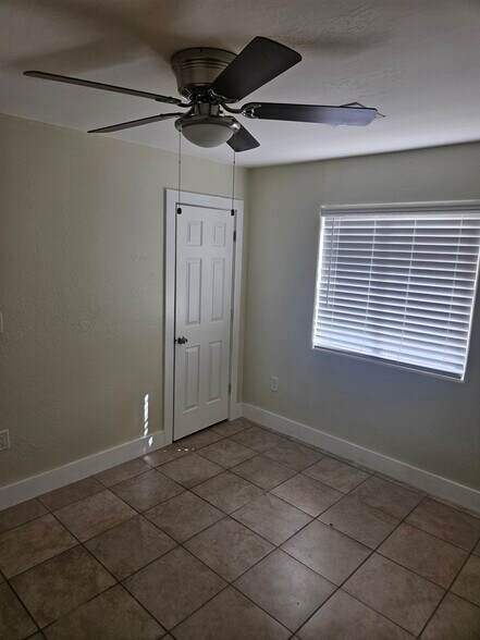 Building Photo - 9628 N 13th St