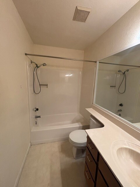 Building Photo - 1083 Chadwick Cir