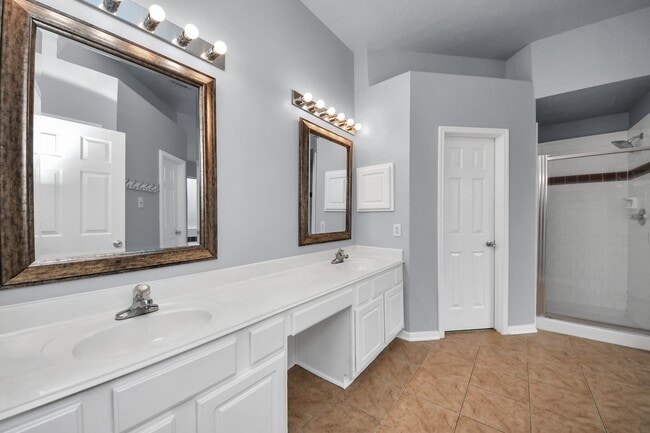 Building Photo - 9711 Andrews Ln