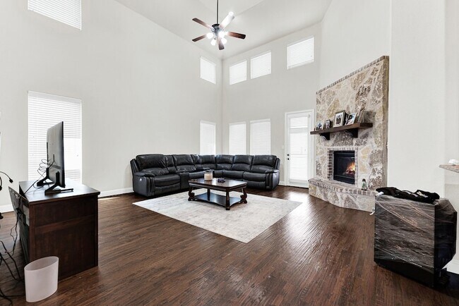 Building Photo - 12038 Big Springs Dr