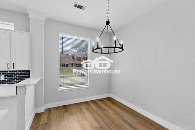 Building Photo - 801 Snapdragon Ln