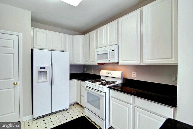 Building Photo - 20261 Owings Terrace