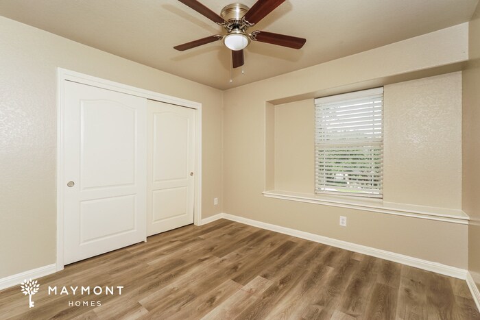 Building Photo - 132 Running Brook