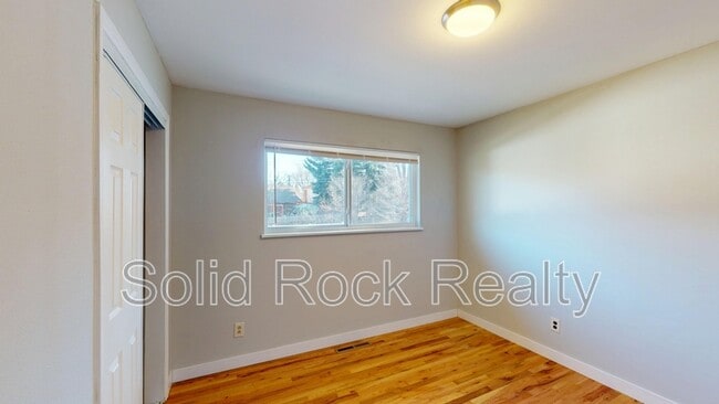 Building Photo - 1615 Shasta Dr