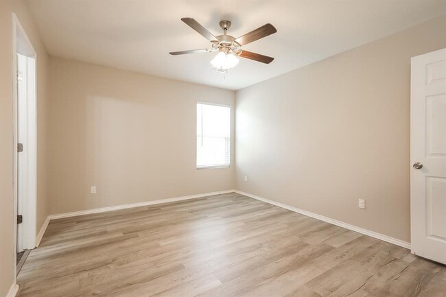 Building Photo - 10756 SW 23rd Pl