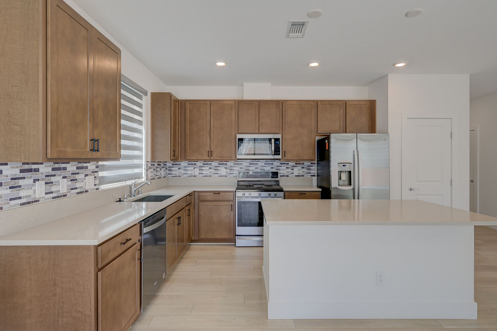 Building Photo - 5927 W Frias Ave