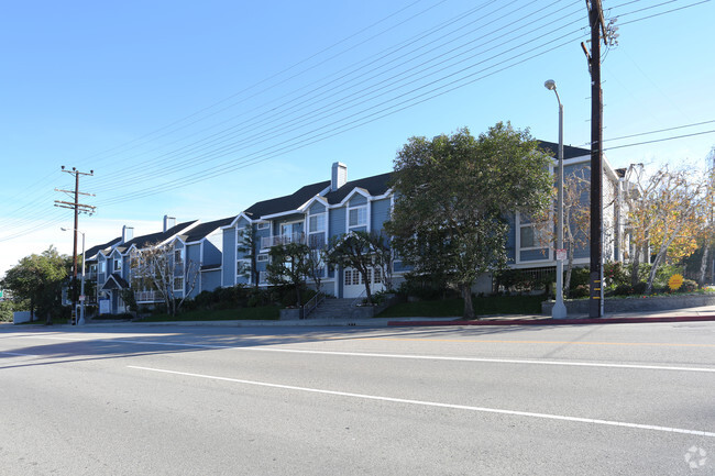 Primary Photo - Encino Gardens Apartments