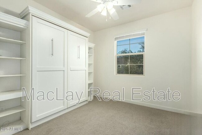 Building Photo - 1918 E Bridgeport Pkwy