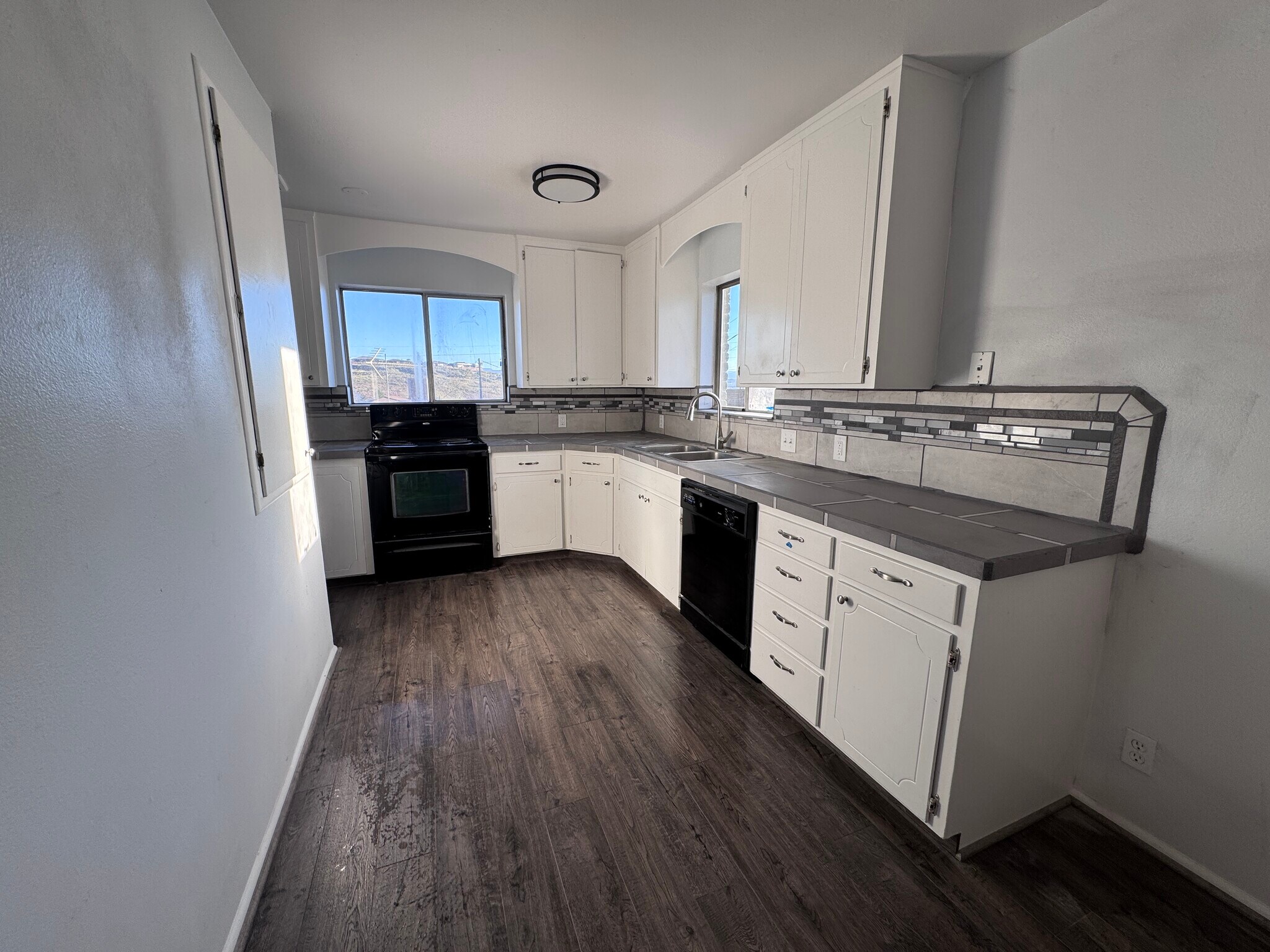 Building Photo - 374 Village Way