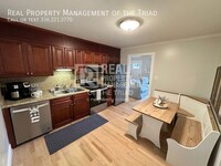 Building Photo - Cute & Cozy 2BR Main Level Apartment Conve...