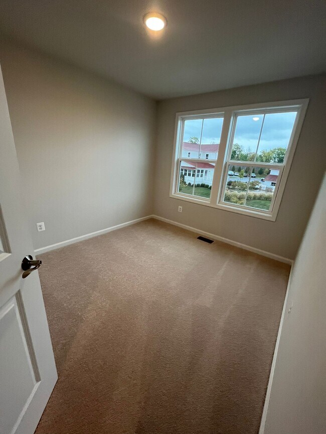 Building Photo - 5981 McComb St