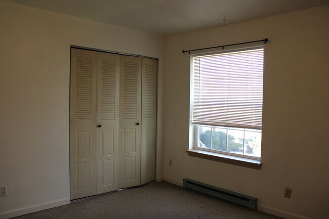 Building Photo - Bright and Updated Fort Collins Condo with Garage