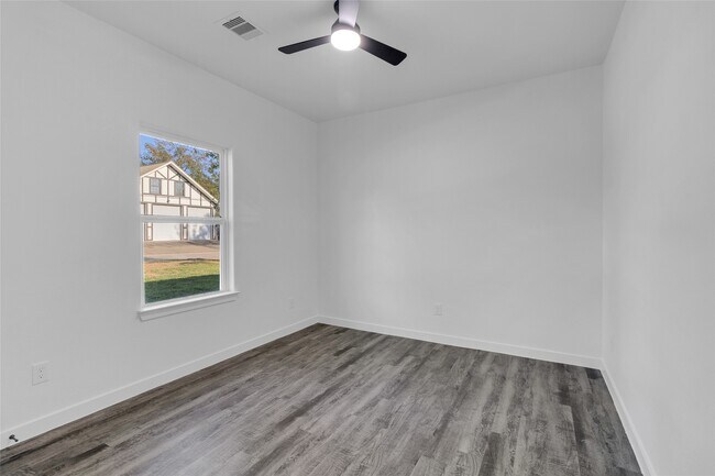 Building Photo - 401 E Martin Luther King Blvd