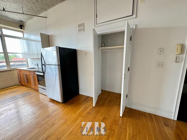 Building Photo - 1087 Flushing Ave