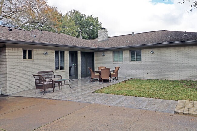 Building Photo - 5527 Valkeith Dr