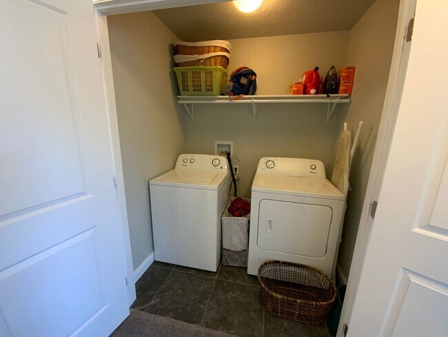 Building Photo - 5549 Dornton Ct