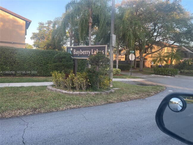 Building Photo - 2191 Bayberry Dr