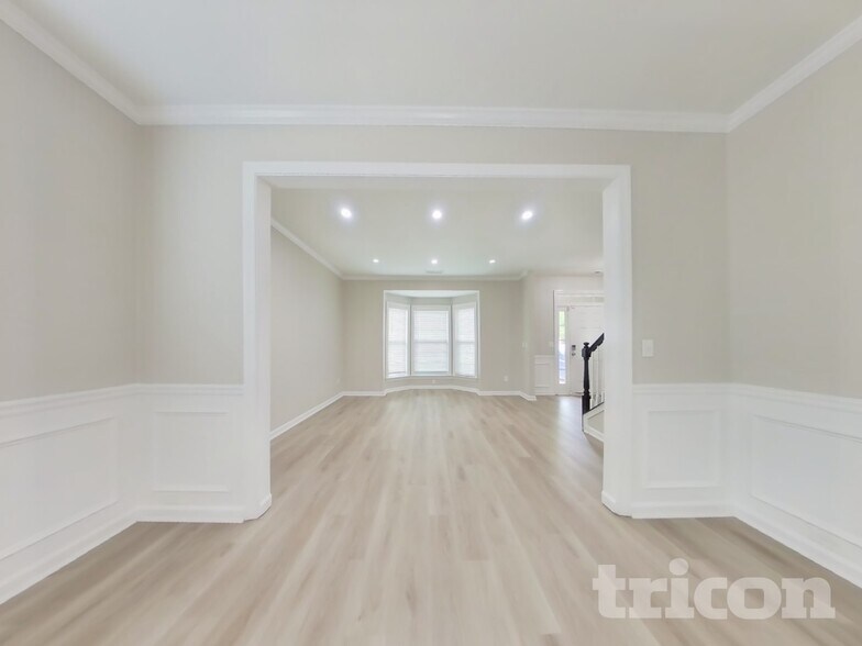 Building Photo - 3751 Lanier Dr