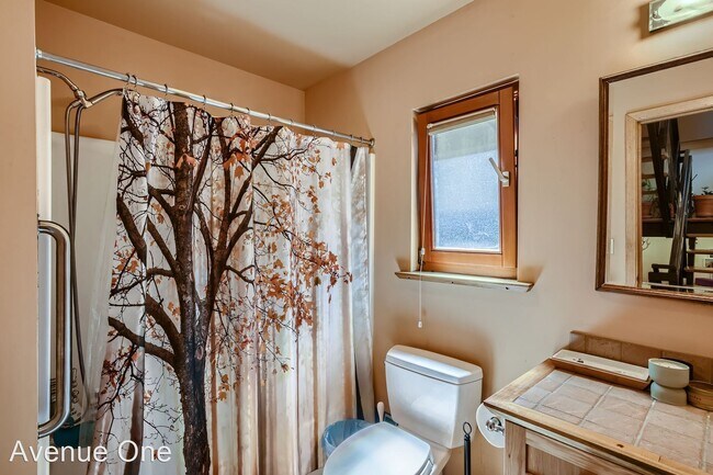 Building Photo - 4 br, 3 bath House - 1614 32nd Ave