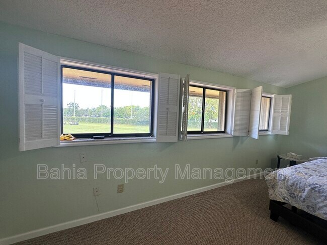 Building Photo - 3730 Alcantara Ave