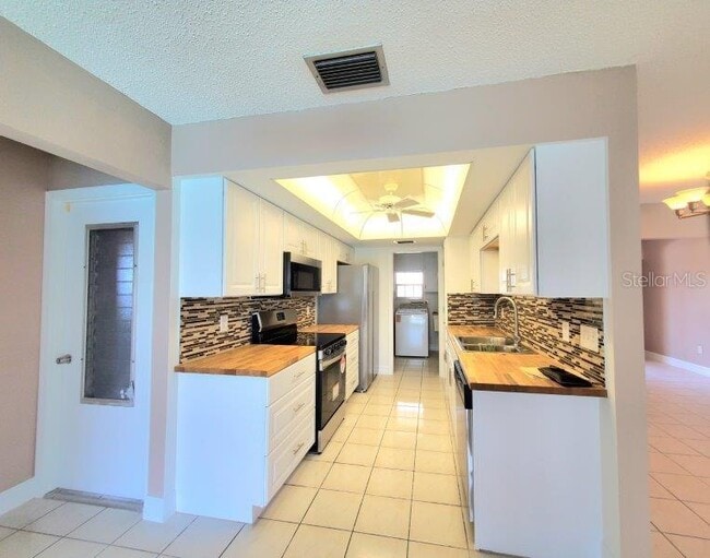 Building Photo - 910 Santa Brigida Ct