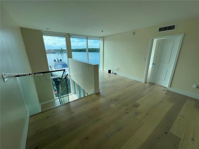 Building Photo - 400 Sunny Isles Blvd