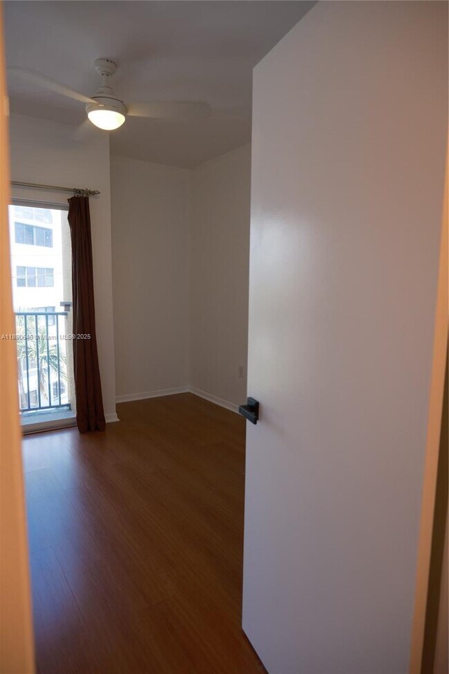 Building Photo - 2756 Day Ave