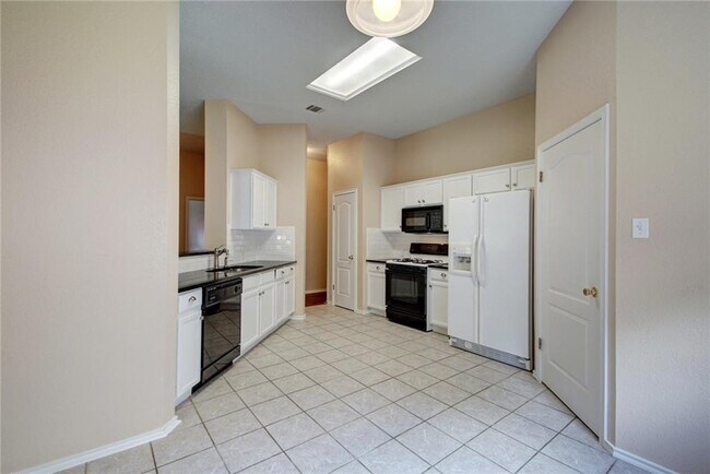 Building Photo - 16510 Denise Dr