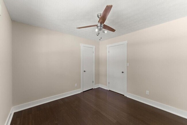 Building Photo - 4035 Thames Dr