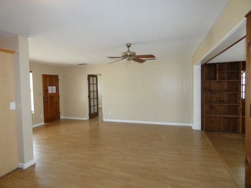 Building Photo - 1823 Linden Rd