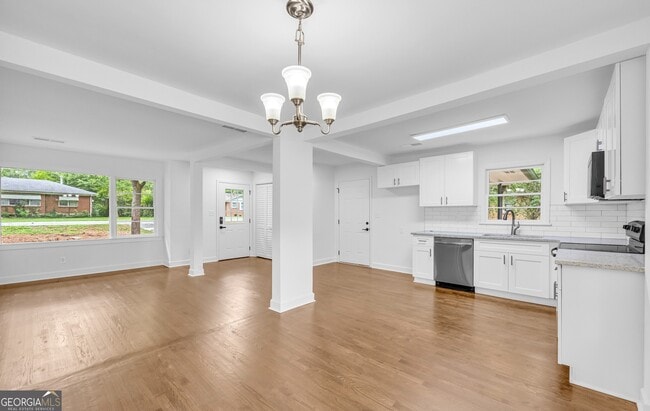 Building Photo - 5506 Alder Dr