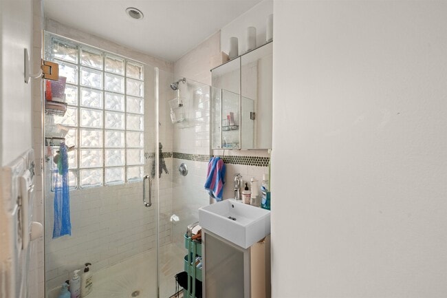 Building Photo - 88 Brunswick St