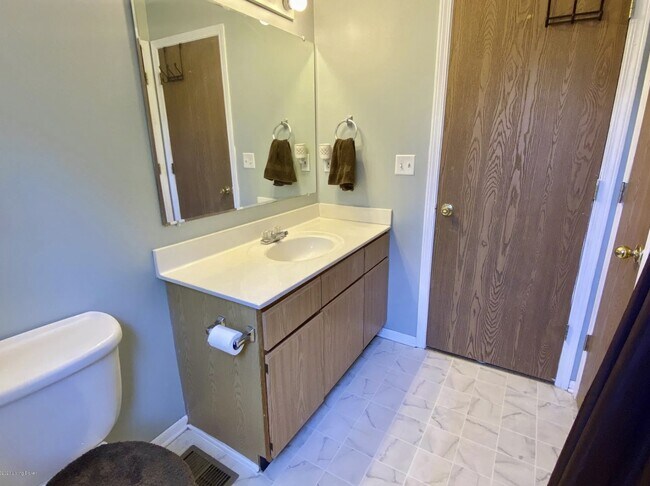 Building Photo - 6302 Cottage Field Cir