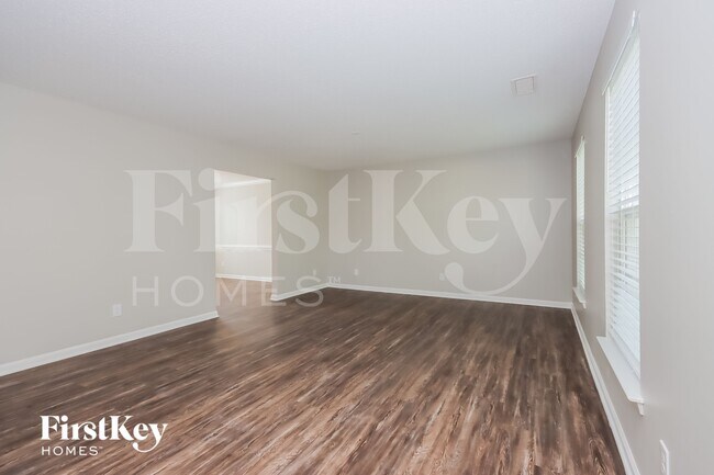 Building Photo - 145 Golden Valley Dr