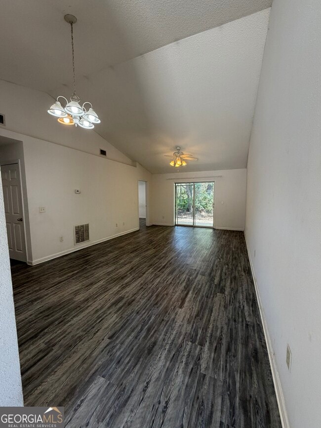 Building Photo - 401 Lawnwood Ct