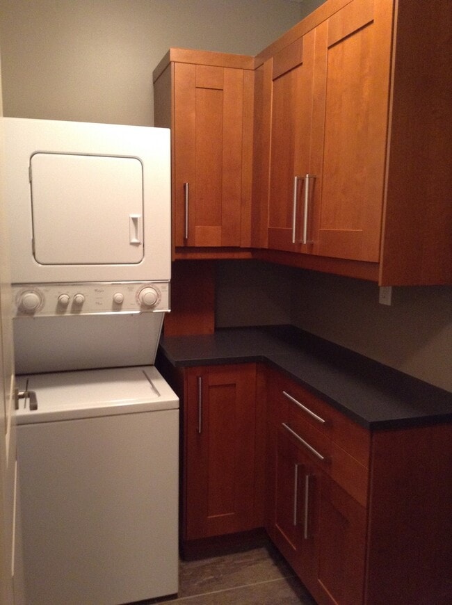 Building Photo - Stunning, Furnished Wieland Block Condo Downtown Duluth**Available Now!