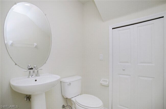 Building Photo - 9089 Gervais Cir