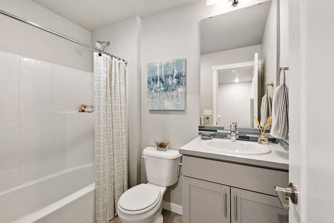 Building Photo - Lake Stevens Greenbelt – Stylish 3-Bedroom Townhome!