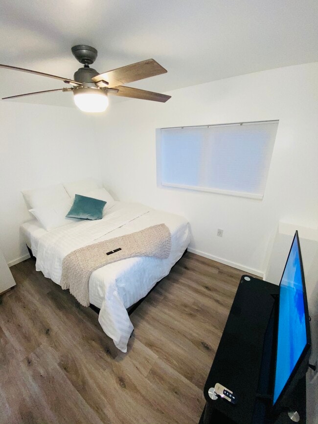 Building Photo - 2440 Wickstrom Pl SW