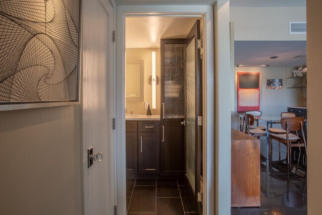 Building Photo - READY TO VIEW NOW! Gorgeous Downtown Phoen...