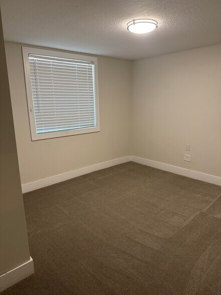 Building Photo - 57 E 3300 S