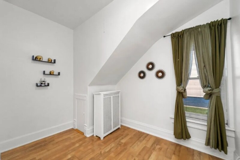 Building Photo - 3012 E 80th Pl