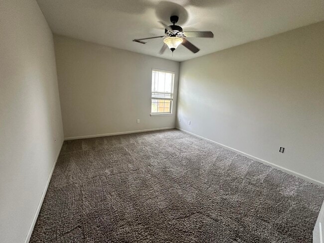 Building Photo - 5711 Vero Way