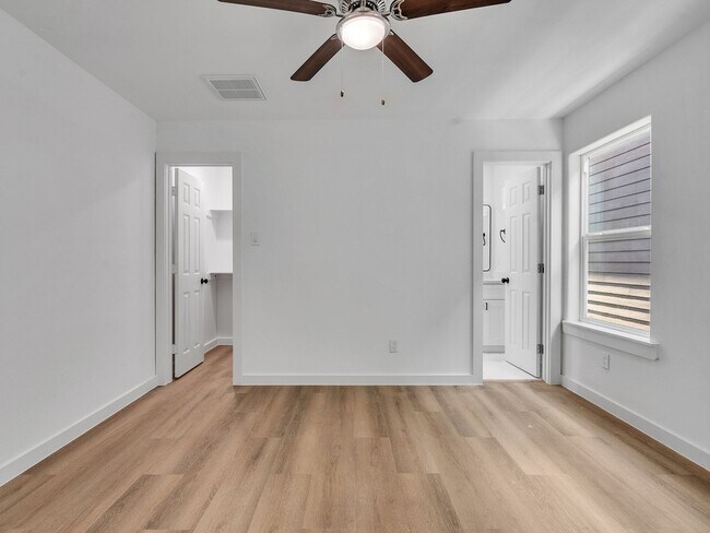 Building Photo - 8409 Mahalia Dr
