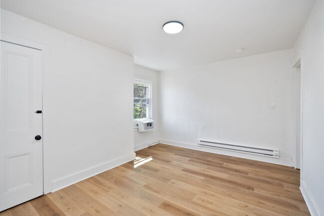 Building Photo - 348-350 Wyoming Street