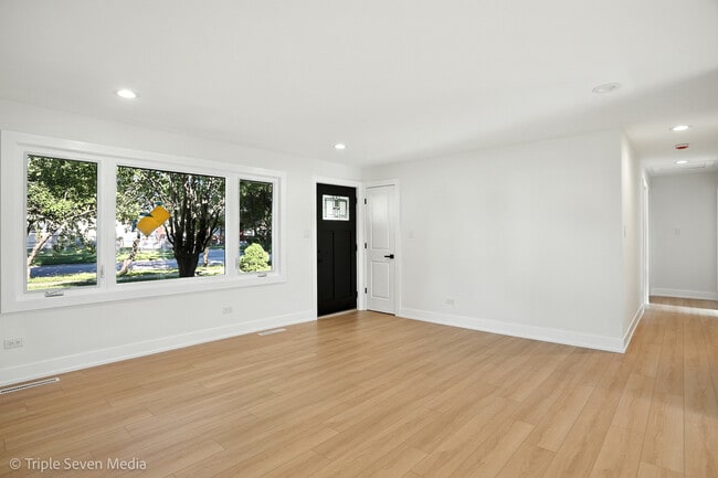 Building Photo - 8053 Newland Ave