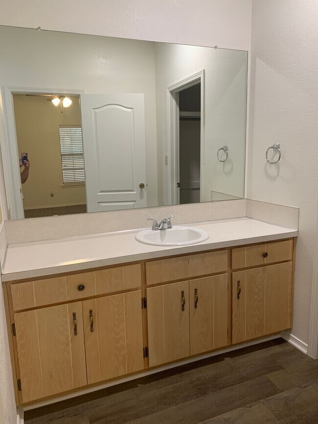 Building Photo - 2305 Newman Clovis NM