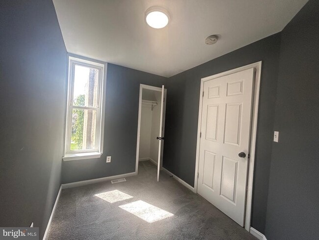 Building Photo - 1516 N Mount St