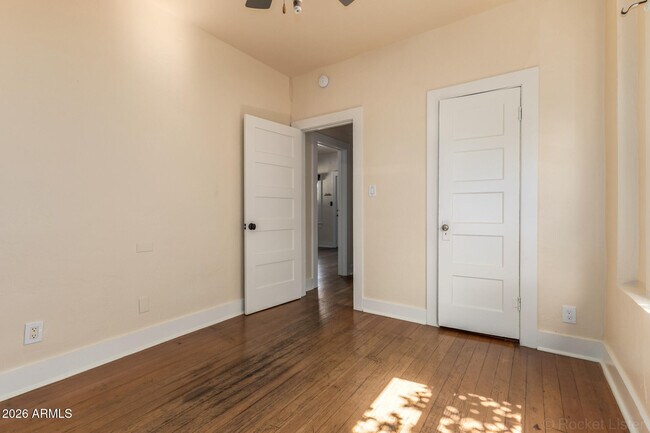 Building Photo - 2034 N Mitchell St