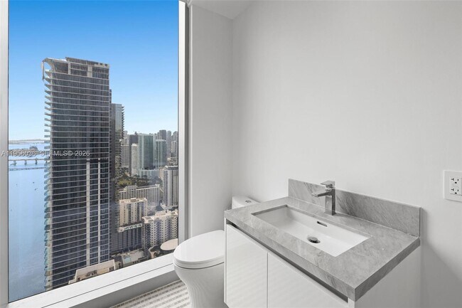 Building Photo - 700 NE 26th Terrace